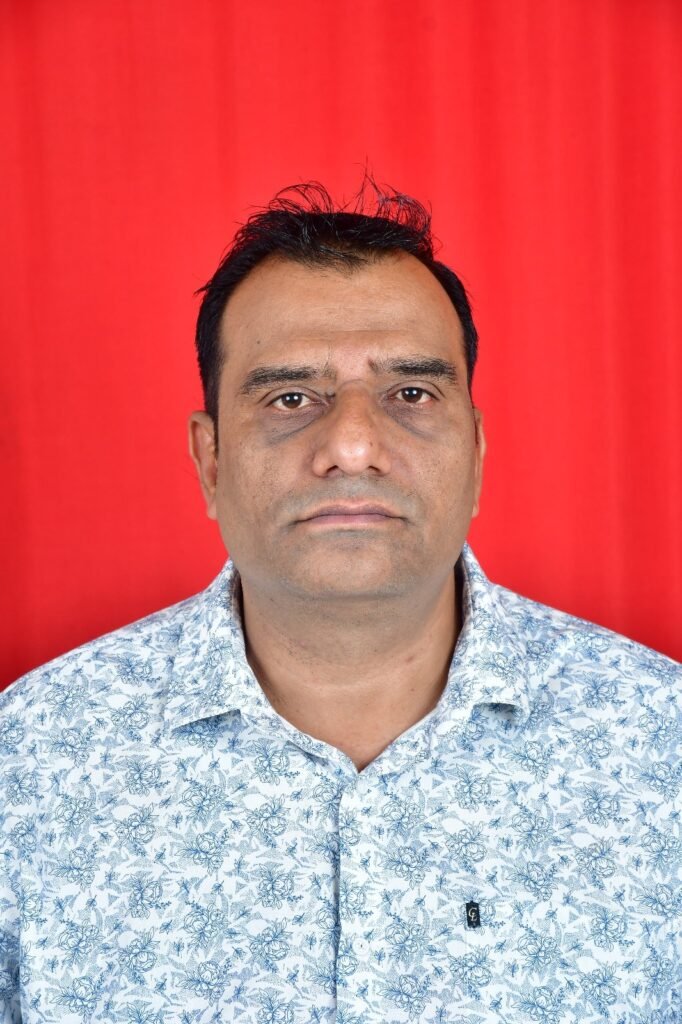 स्टील में टाटा, जूतों में बाटा, देश में आटा महंगा, सस्ता है डाटा, वाह रे इंडिया…