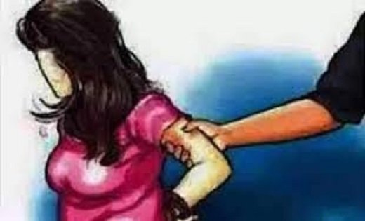 तालाब में गई थी नहाने…महिला से छेड़छाड़ और अश्लील हरकते…फिर जो हुआ…!