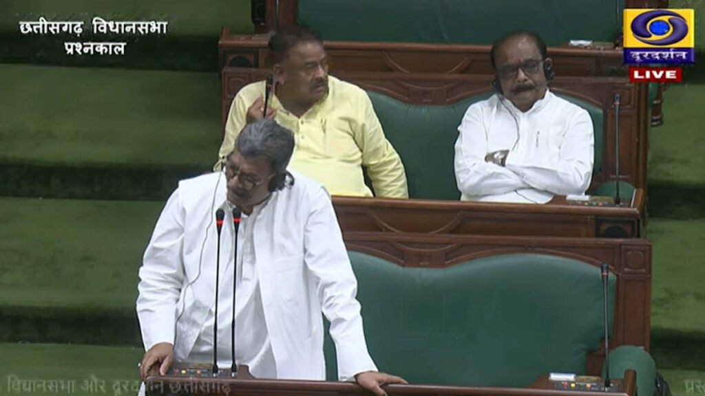 नेता प्रतिपक्ष ने सदन में उठाया भारतमाला परियोजना में गड़बड़ी की EOW से जांच कराए जाने का मुद्दा, आसंदी ने कहा- निर्णय लेने से पहले देनी चाहिए थी सूचना…