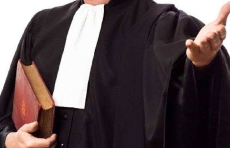 शासन भाजपा का है तो क्या हुआ? बोलबाला तो कांग्रेस का है वकीलों को वेतन आज भी मिल रही है