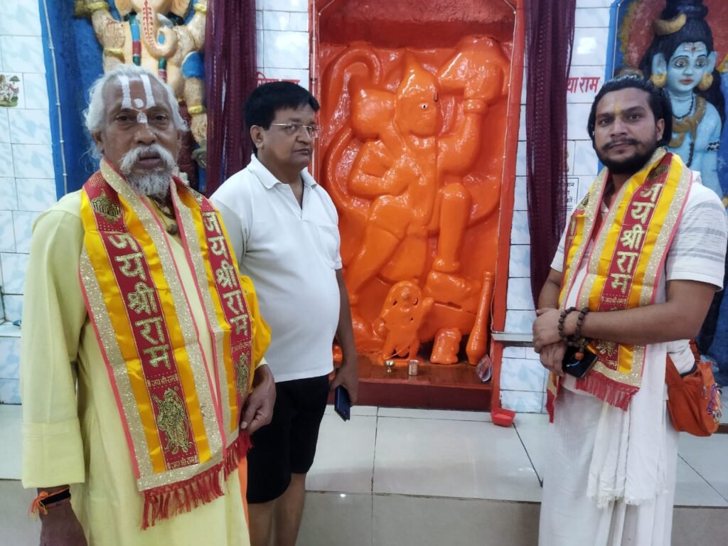 सियासत से दूर, आस्था के प्रहरी बने पूर्व पार्षद दुकालू श्रीवास