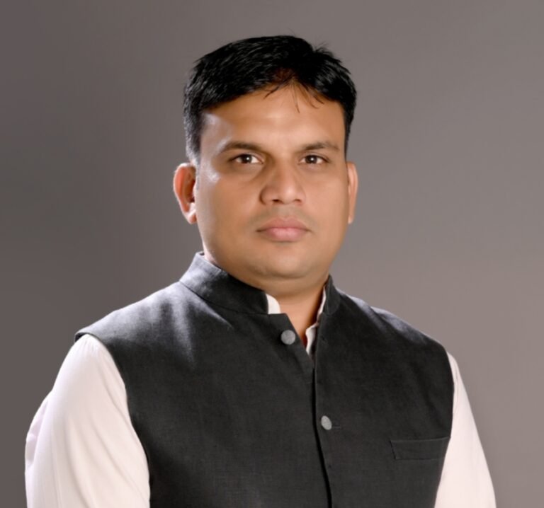 हर मुश्किल में जनता के साथ खड़े टामेश अग्रवाल — वार्ड 5 में विकास का चेहरा बने कर्मठ पार्षद