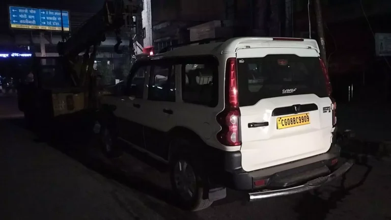 नारद मुनि वाणी: वाह रे सिस्टम! मंत्री की सुरक्षा वाली कार ही सड़क पर खतरा”