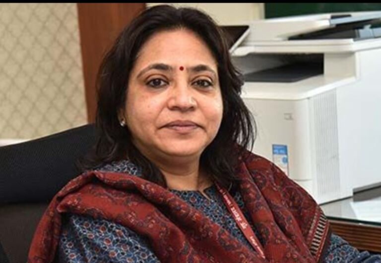 ЁЯФе рдЫрддреНрддреАрд╕рдЧрдврд╝ рдХреА рдиреМрдХрд░рд╢рд╛рд╣реА рдореЗрдВ ‘рдирд╛рд░реА рд╢рдХреНрддрд┐’ рдХрдордЬрд╝реЛрд░? рддрдмрд╛рджрд▓реЛрдВ рдФрд░ рдкрдж рдЫрд┐рдирдиреЗ рд╕реЗ рдорд╣рд┐рд▓рд╛ рдЕрдлрд╕рд░реЛрдВ рдХреЛ рдмрдбрд╝рд╛ рдЭрдЯрдХрд╛