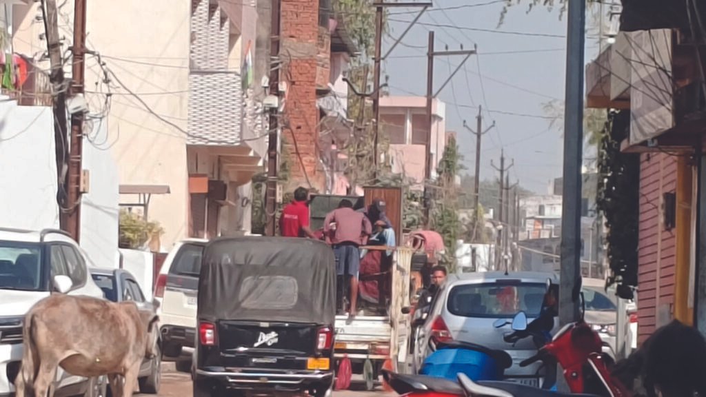 24 की मोहलत, 30 से बुलडोज़र — इंदिरा नगर में मंत्री के भरोसे से ज़्यादा भारी रेलवे का अल्टीमेटम!