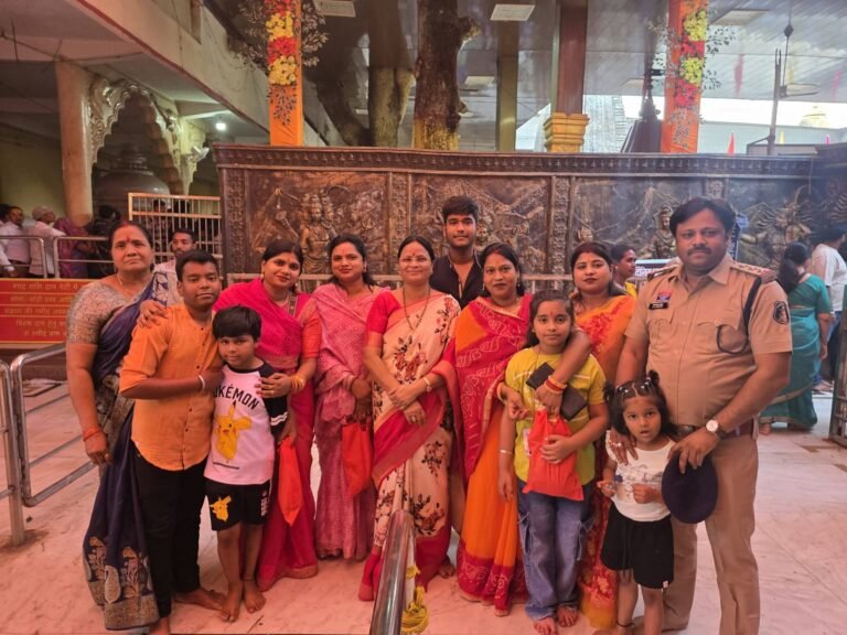 “कोरबा महापौर संजू सिंह राजपूत ने सपरिवार किए माँ महामाया के दर्शन, शहरवासियों के सुख-समृद्धि की कामना”