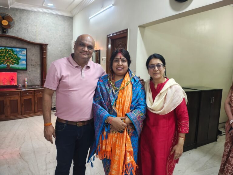 पूर्व पार्षद विकास अग्रवाल के निवास पहुंचीं भाजपा महिला मोर्चा प्रदेश अध्यक्ष विभा अवस्थी, अग्रवाल परिवार ने किया भावपूर्ण स्वागत