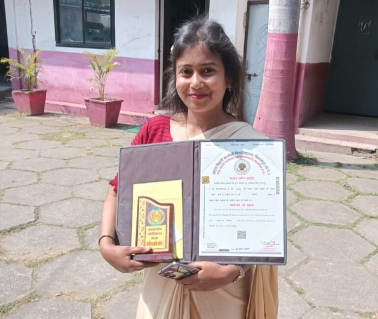 एम.ए. अंग्रेजी में निकिता का कमाल, कोरबा की बेटी ने बढ़ाया शहर का सम्मान