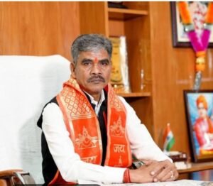 योग दिवस कार्यक्रम के पोस्टर में फोटो नहीं लगने से बेदम नाराज़ हुए ईश्वर साहू, कार्यक्रम बीच में छोड़ मार दिए कल्टी